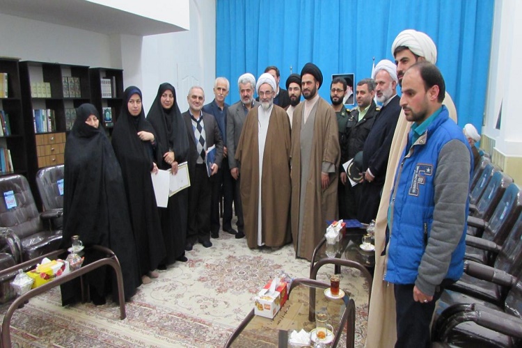 تشویق جوانان به ازدواج و فرزندآوری دستور کار ستادهای نماز جمعه باشد