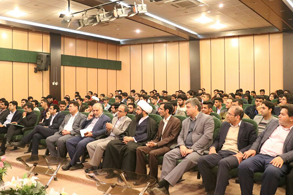 بصیرت و تبعیت از رهنمودهای رهبری عاملی بر ناکامی دشمنان