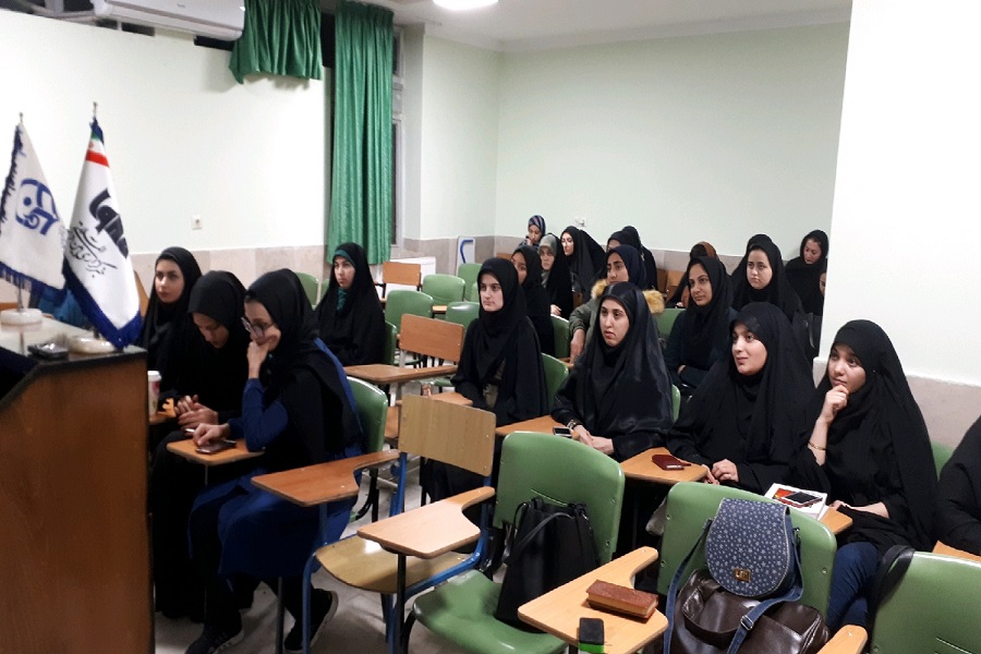 جوان امروزی در انتخاب&zwnj;هایش عقل را بر احساس غالب کند