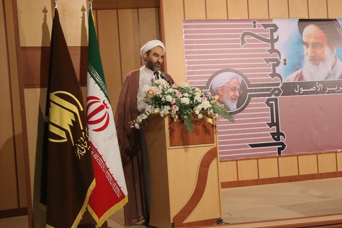 مکتب اصولی امام خمینی(ره) بازخوانی و ترویج شود
