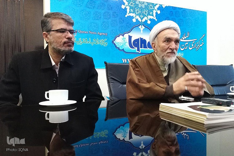 تحکم و تحقیر برای دعوت به نماز ثمر بخش نیست