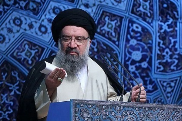 دشمن آرزوی جدایی حوزه از نظام اسلامی را به گور خواهد برد