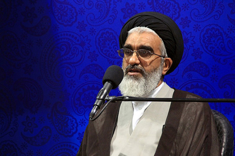 تحقق مطالبات رهبری به تجمع، شعار و پلاکارد خلاصه نشود