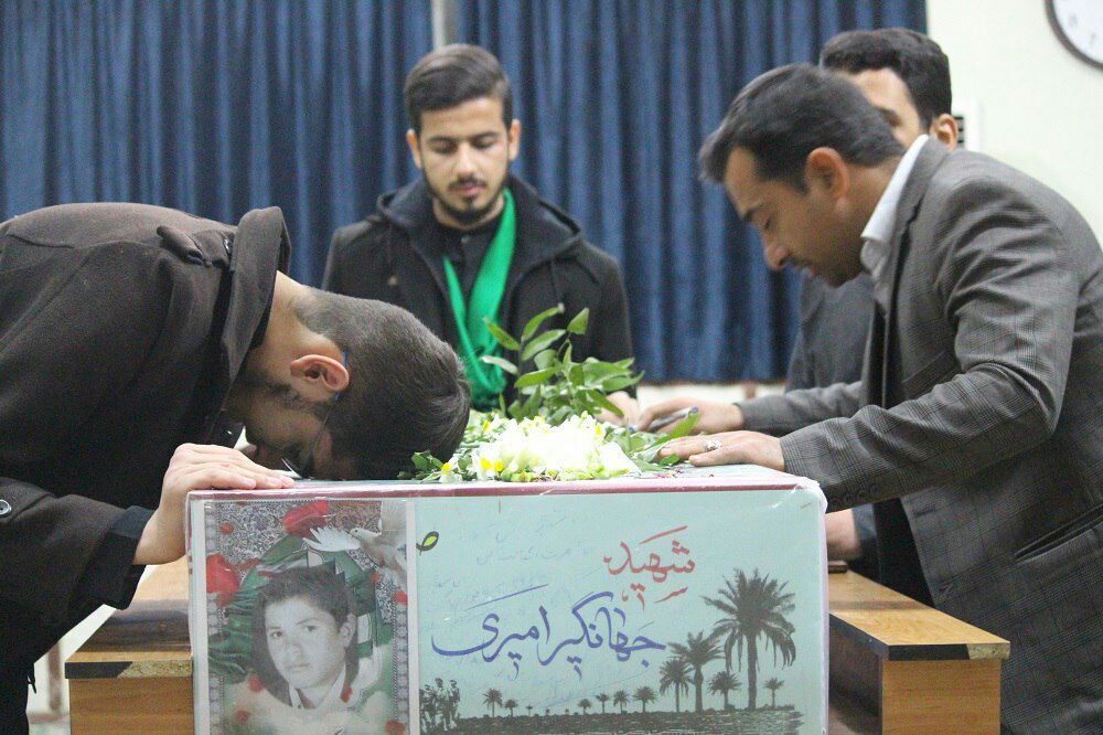 پیكر شهید &laquo;جهانگیر امیری&raquo; در زادگاهش به خاك سپرده شد