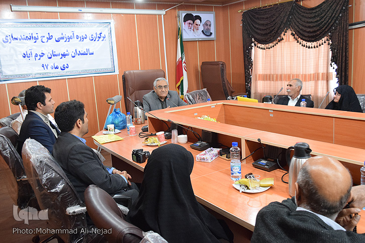 برگزاری دوره آموزشی طرح توانمندسازی سالمندان در خرمآباد برگزاری دوره آموزشی طرح توانمندسازی سالمندان در خرمآباد
