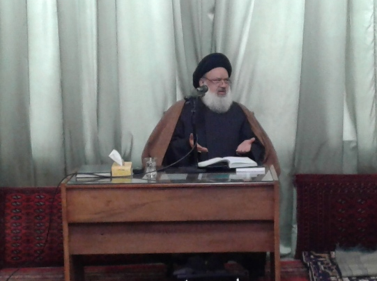 مرجع تقلیدی که مسجد را پایگاه فعالیت خود قرار داده است