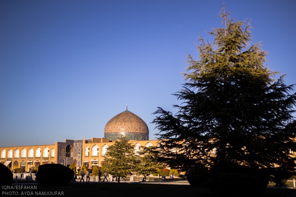 حفاظت علمی از گنبد مسجد شیخ لطف الله در حین اجرای عملیات مرمت