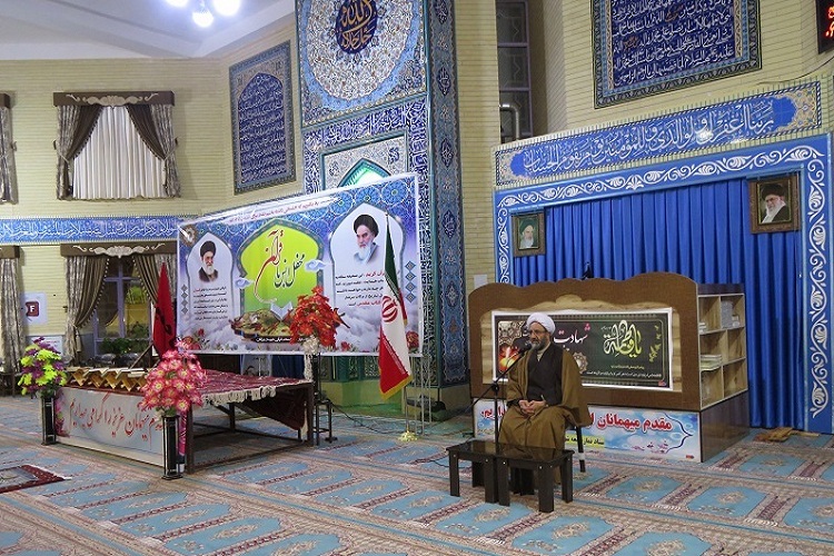 برگزاری محفل انس با قرآن در ورزقان+تصاویر