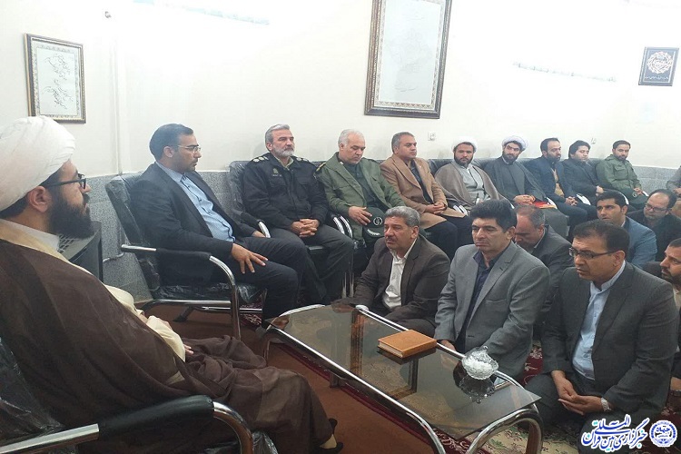 ما انقلاب کردیم که تعهدی بر خلاف اصول و عقایدمان به دشمن ندهیم