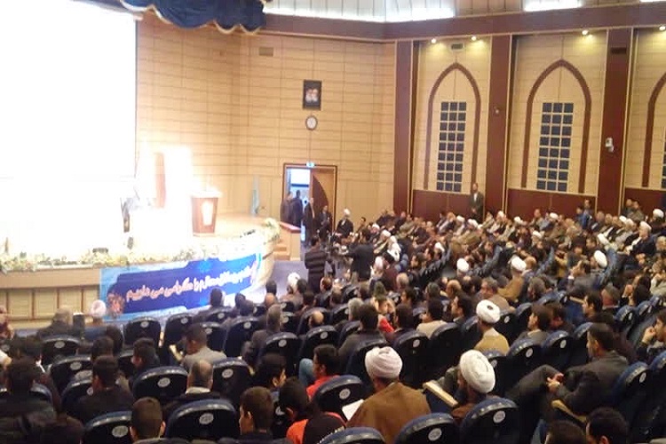 ملت ایران با تاسی به ولایت فقیه بر مشکلات غلبه خواهد کرد