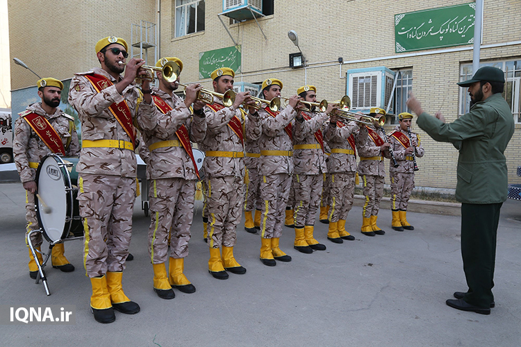 نواختن زنگ انقلاب در یزد