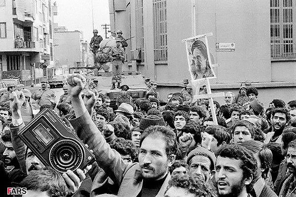 تاکتیک&zwnj;های انقلابیون قزوین برای دسترسی به آثار امام خمینی (ره)