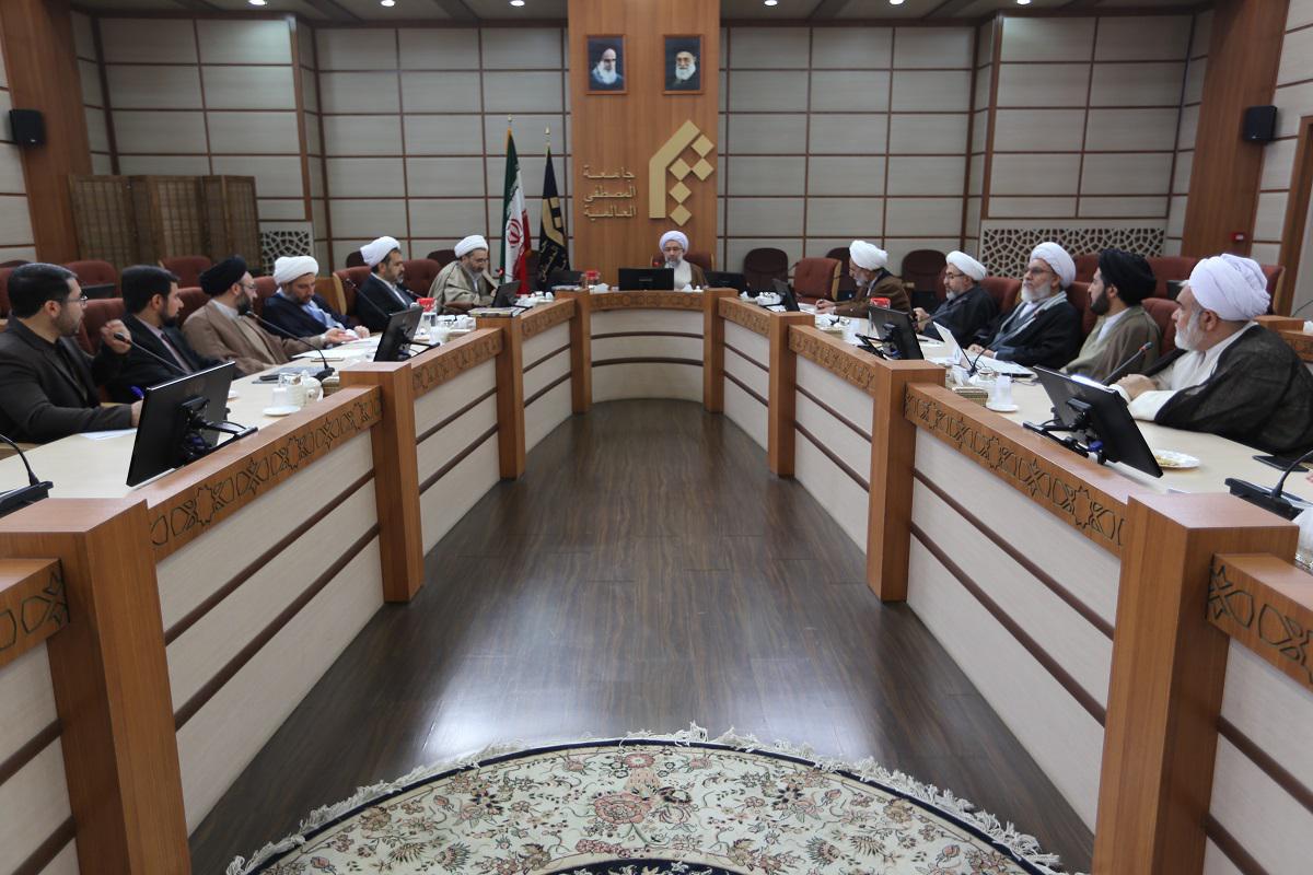 آشنایی طلاب با مباحث قرآنی باید در متن نظام آموزشی گنجانده شود