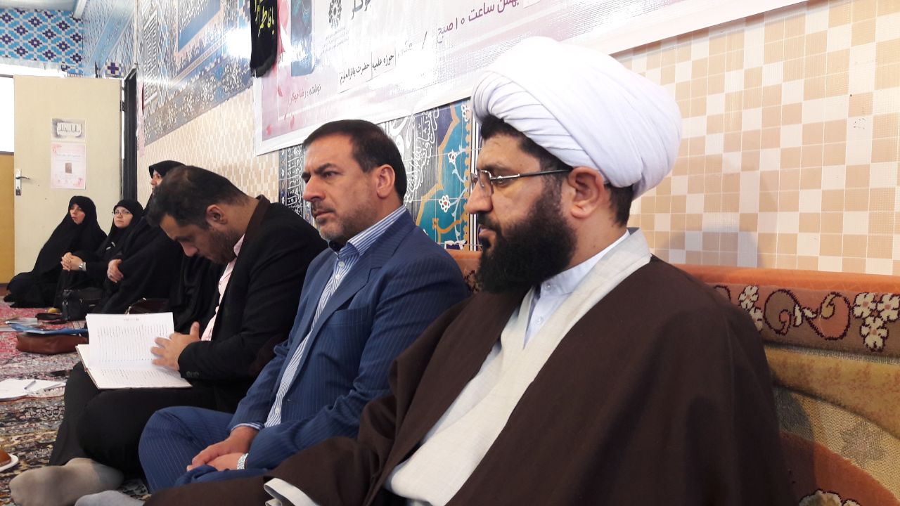 نشست دورهمی با کتاب مطهره قرآن
