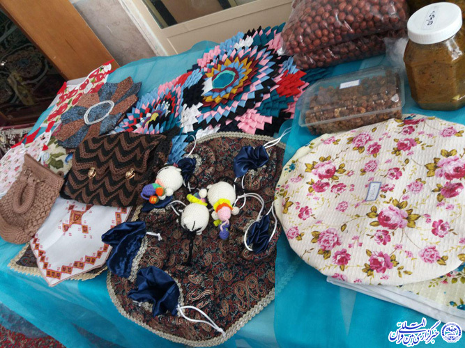 نمایشگاه صنایع دستی بانوان در مکتب نرجس(س) بیرجند