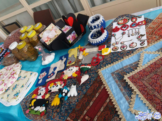 نمایشگاه صنایع دستی بانوان در مکتب نرجس(س) بیرجند