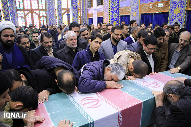 تشییع پیکر دو شهید گمنام در یزد