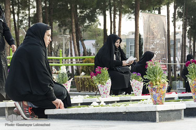 مراسم غبار روبی و عطر افشانی گلستان شهدای اصفهان