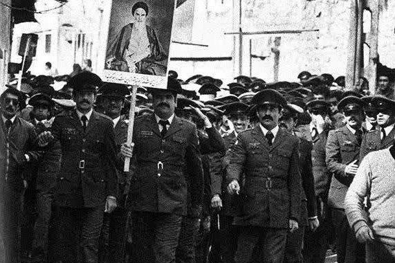 معلم قرآن سرهنگ شمس‌‌آبادی از 19 بهمن 57 می‌گوید