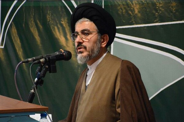 جمهوری اسلامی ایران، افکار شرق و غرب را به چالش کشانده است