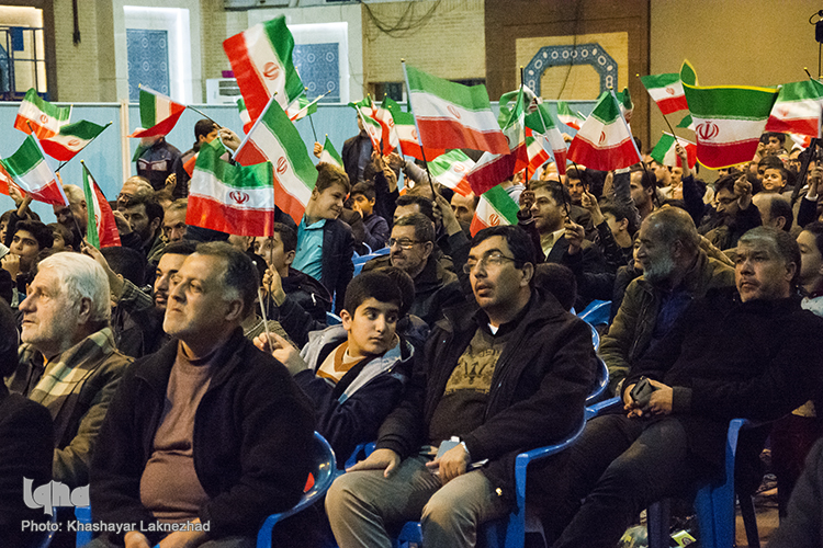 همایش چهل آیه روشن