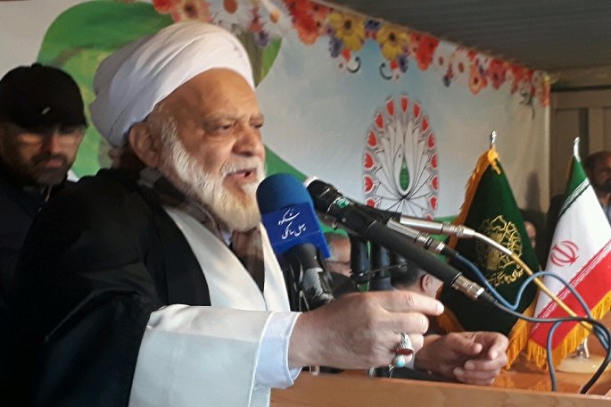 استقلال کامل سیاسی بر کشور حاکم است