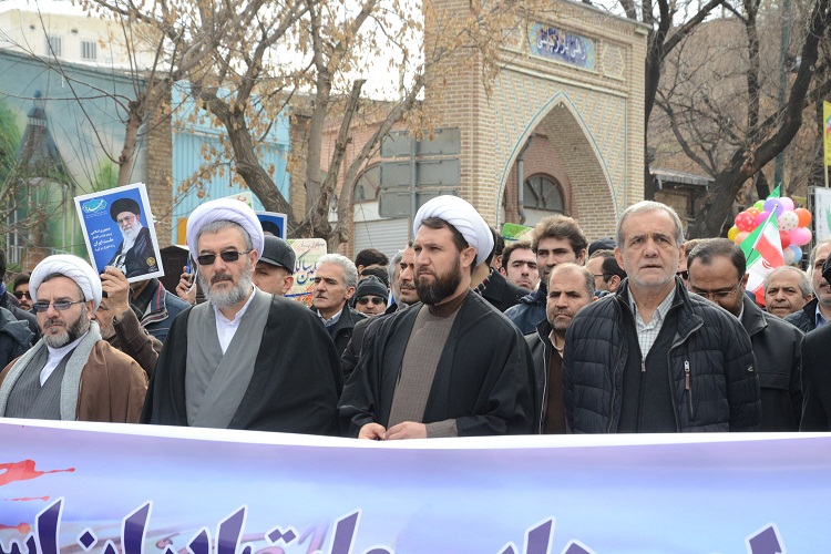 طنین فریاد «مرگ بر آمریکا» در راهپیمایی 22 بهمن آذربایجانشرقی طنین فریاد «مرگ بر آمریکا» در راهپیمایی 22 بهمن آذربایجانشرقی