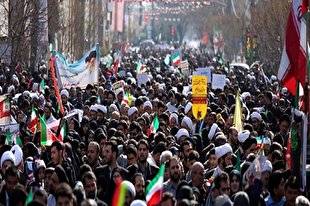 تجلیل مراجع تقلید از حضور پرشکوه ملت ایران در حماسه 40 سالگی/ دولت به مردم خدمت کند