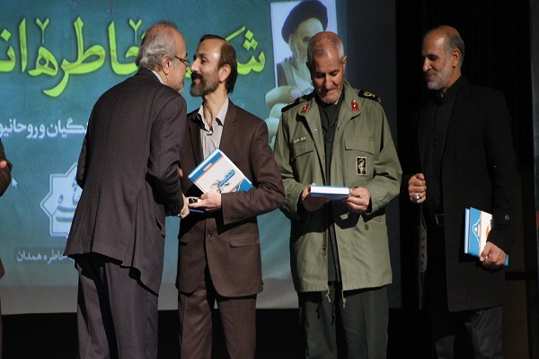 خاطره&zwnj;بازی با انقلاب در حوزه هنری همدان برگزار شد