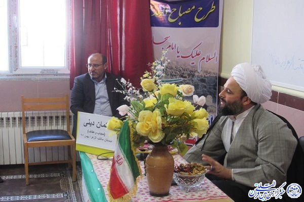 گفتمان دینی با موضوع &laquo;حجاب و عفاف&raquo; در هشتجین برگزار شد