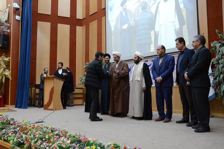 برگزاری آیین تجلیل از منتخبان مسابقات قرآن دانشگاه آزاد اسلامی تبریز