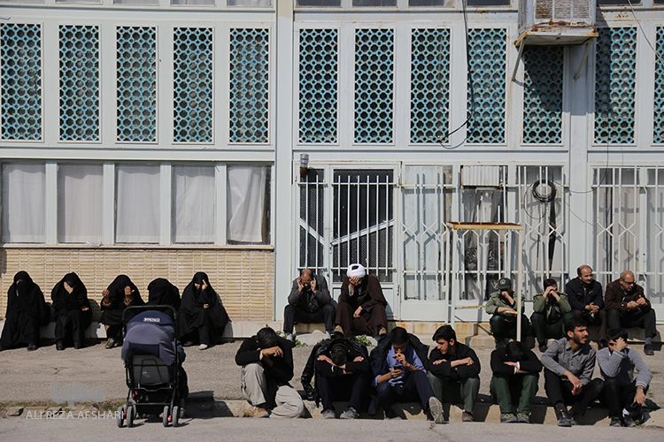 ورود شهدا و مجروهان حادثه ی زاهدان به اصفهان ورود شهدا و مجروهان حادثه ی زاهدان به اصفهان