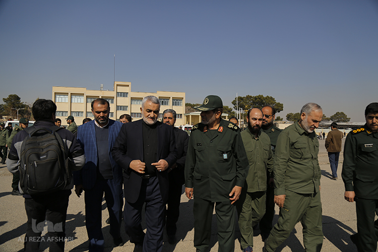 ورود شهدا و مجروهان حادثه ی زاهدان به اصفهان ورود شهدا و مجروهان حادثه ی زاهدان به اصفهان