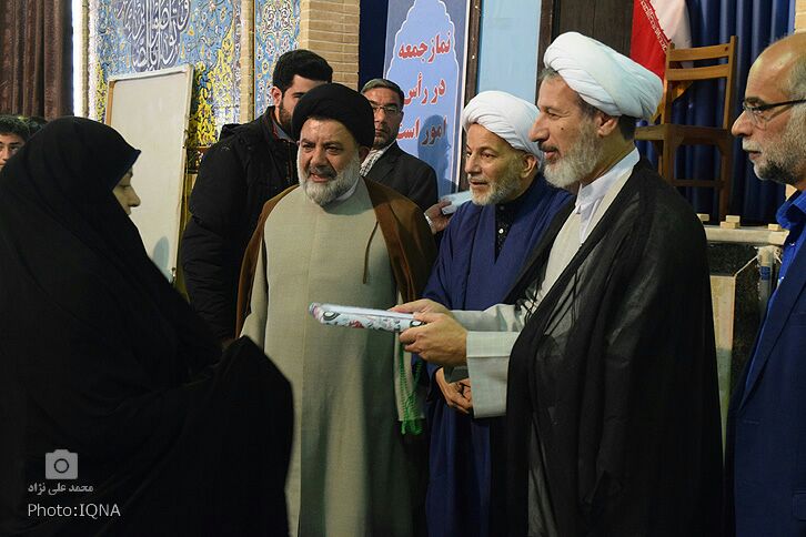 داوران جشنواره فرهنگی ـ قرآنی نمازجمعه خرمآباد تجلیل شدند داوران جشنواره فرهنگی ـ قرآنی نمازجمعه خرمآباد تجلیل شدند