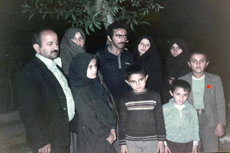 روزی 4 بار زیارت شهدا!