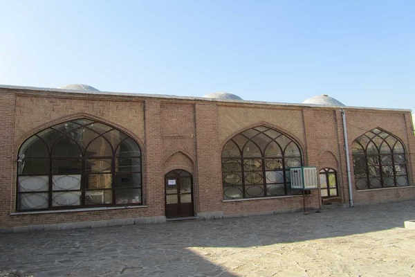 امامزاده پیرعمر یکی از جاذبه&zwnj;های گردشگری مذهبی سنندج