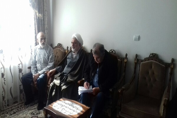 مدیرکل ارشاد آذربایجان غربی، از سه مادر شهید استان دیدار و تکریم نمودند