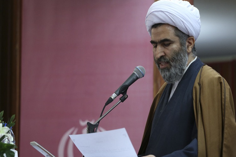 بخشی از کتب حوزوی متناسب با نیازهای روز نیست