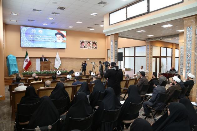سبک زندگی قرآنی را در عمل آموزش دهیم/ آموزش قرآن به 15 میلیون نفر