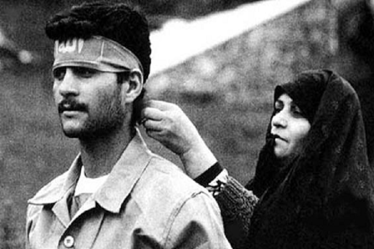 دفاع از ارزش های انقلاب اسلامی ایران همچنان ادامه دارد دفاع از ارزش های انقلاب اسلامی ایران همچنان ادامه دارد
