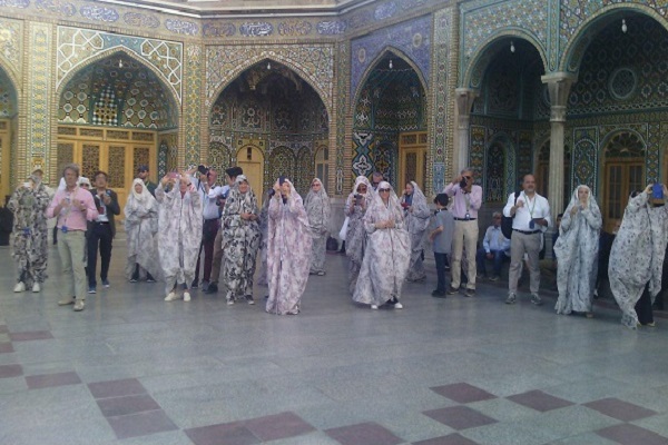 حرم حضرت معصومه(س) میزبان تشرف بیش از 30 نفر به دین اسلام