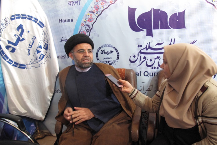 بازدید نماینده ولی فقیه در هلال احمر کهگیلوویه و بویراحمد از غرفه ایکنا