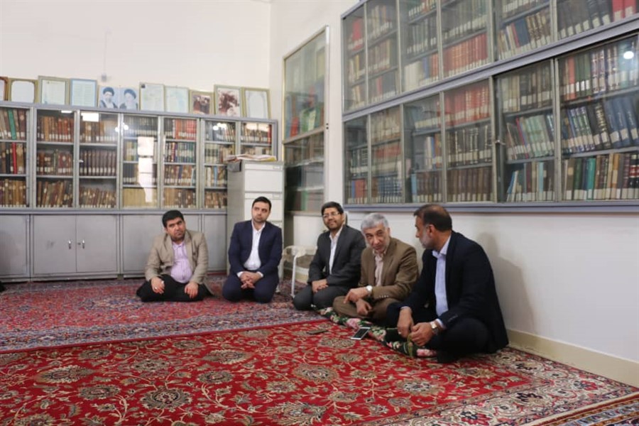 معاون قرآن و عترت از بنیاد علامه شیخ شوشتری بازدید کرد