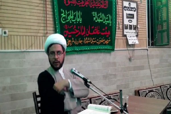 کسی که از دین روی بگرداند از منظر قرآن &laquo;دیوانه&raquo; است