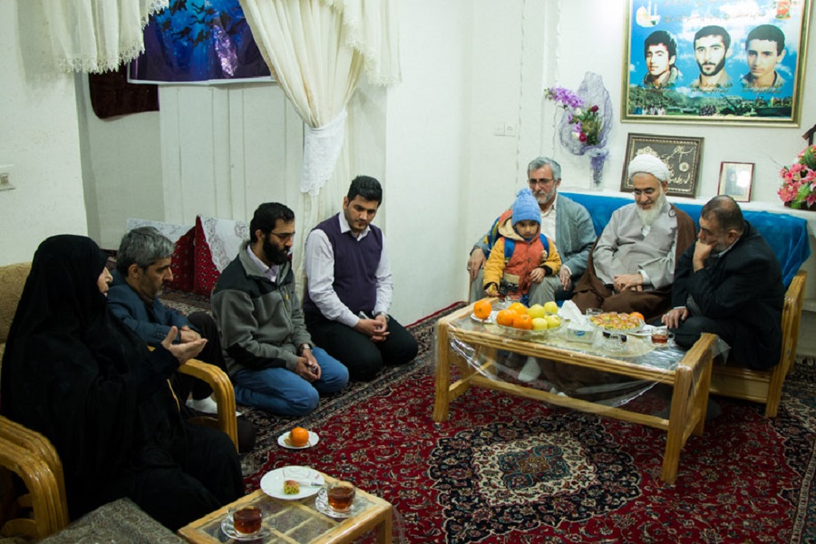 انقلاب اسلامی ثمره فداکاران بزرگی چون مادران و همسران شهدا است انقلاب اسلامی ثمره فداکاران بزرگی چون مادران و همسران شهدا است