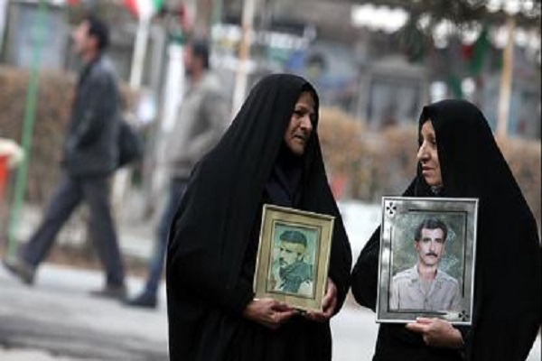 مادران شهدای همدان در صحن شورا تقدیر شدند