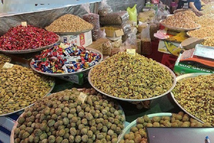 بازار شب عید و داستان اقتصاد و اسراف بازار شب عید و داستان اقتصاد و اسراف