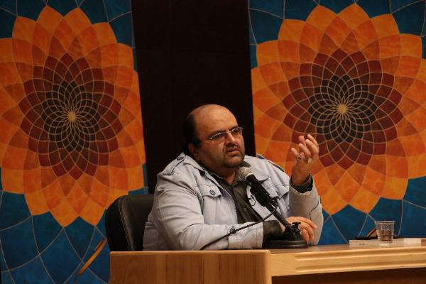 شاعران امروز از خود بی‌خبرند