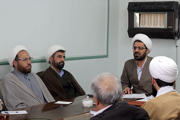 هم‌انديشی مجریان آیین اعتکاف در رباط کريم