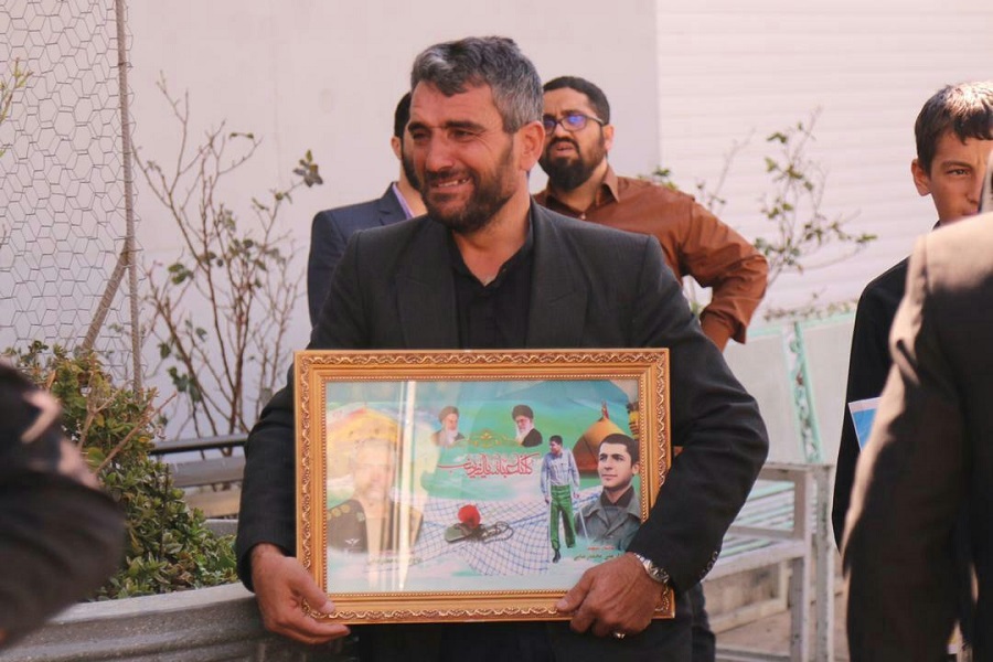 وداع خانواده محمدرضایی با پیکر شهید &laquo;حمید محمدرضایی&raquo;